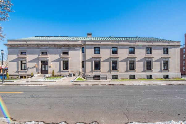 Exterior, Facade, Georgian