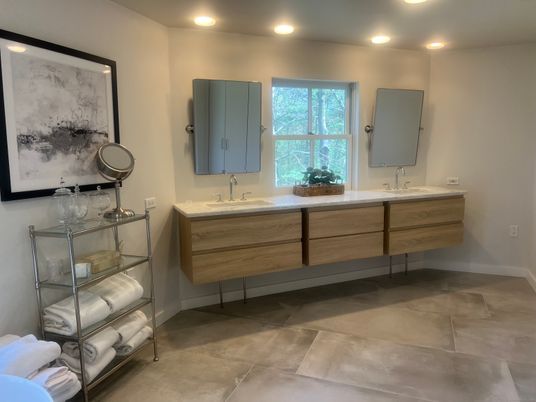 Bathroom, Dual Sink Vanities, Interior, Recessed Lighting