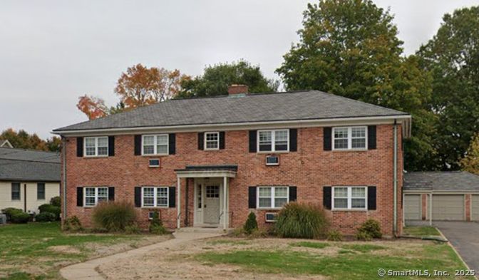 Exterior, Facade, Brick Facade, Georgian