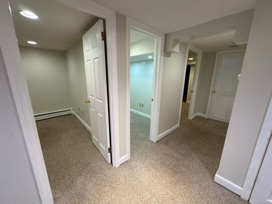 Empty room, Interior, Recessed Lighting