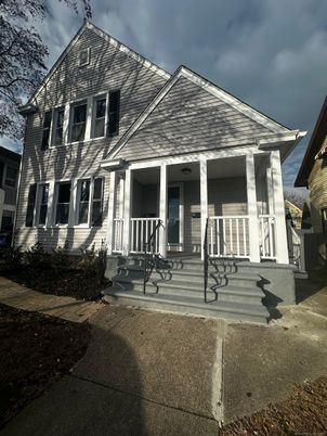 Exterior, Facade, American Craftsman