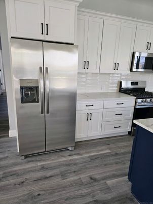Interior, Kitchen, Stainless Steel Appliances, Wood Texture Flooring