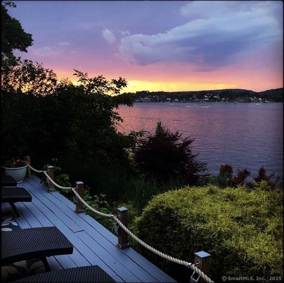 Exterior, Lake