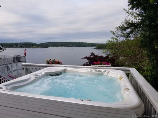 Exterior, Hot Tub, Water