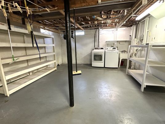 Interior, Washer, Wooden Beams