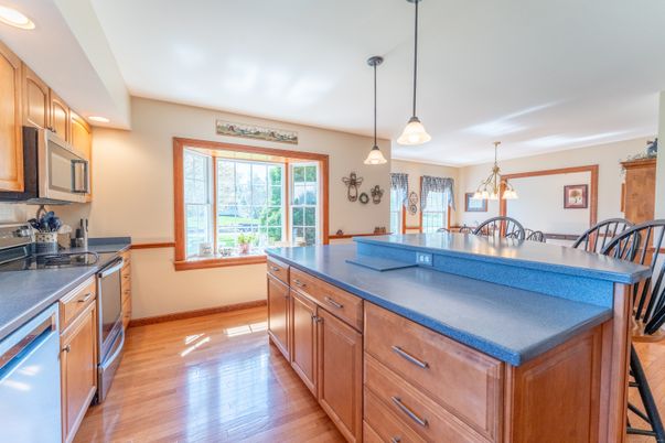Dining room, Interior, Kitchen, Pendant Lights, Recessed Lighting, Wood Texture Flooring