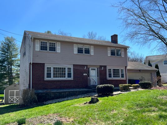 Exterior, Facade, Brick Facade, Split Level