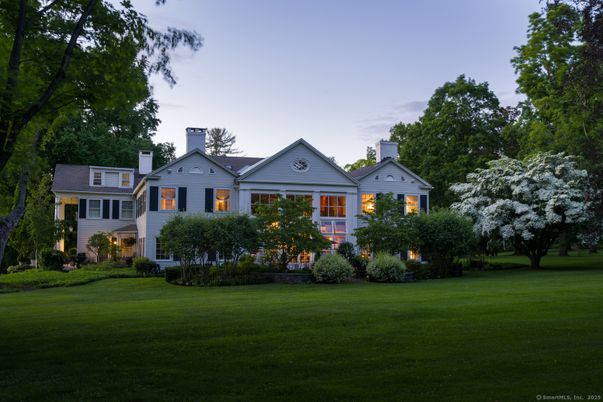Backyard, Exterior, Facade, Farmhouse