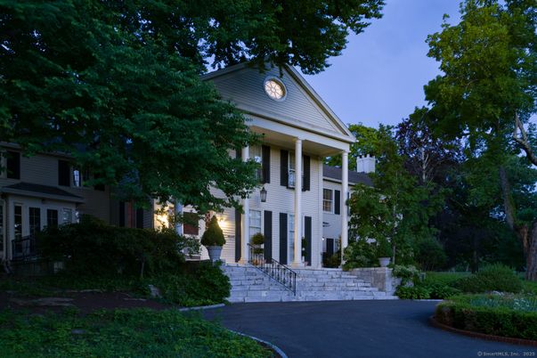 Exterior, Facade, Queen Anne Victorian