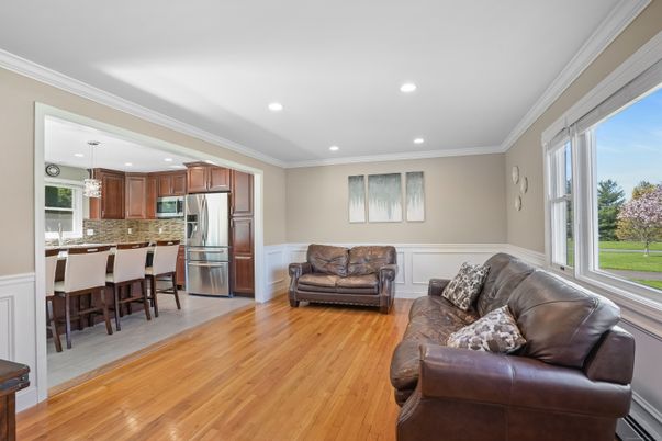 Interior, Kitchen, Living room, Pendant Lights, Recessed Lighting, Stainless Steel Appliances, Wood Texture Flooring