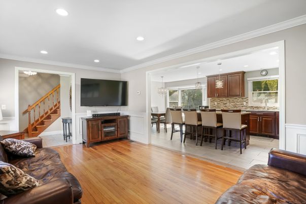 Dining room, Interior, Kitchen, Pendant Lights, Recessed Lighting, Wood Texture Flooring