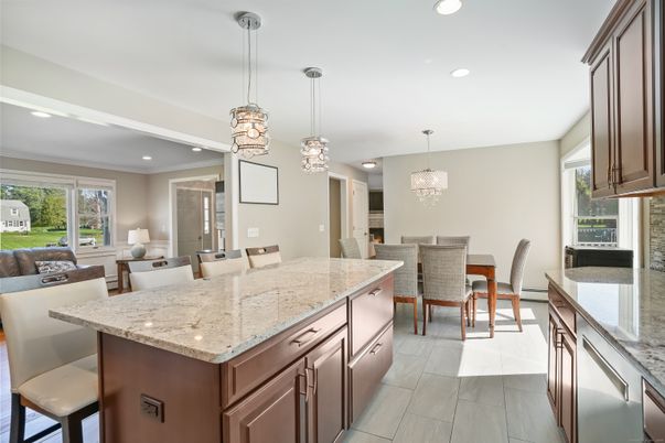 Chandelier, Dining room, Interior, Kitchen, Pendant Lights, Recessed Lighting, Wood Texture Flooring
