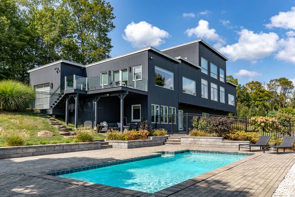 Attached, Exterior, Facade, Pool, Modern