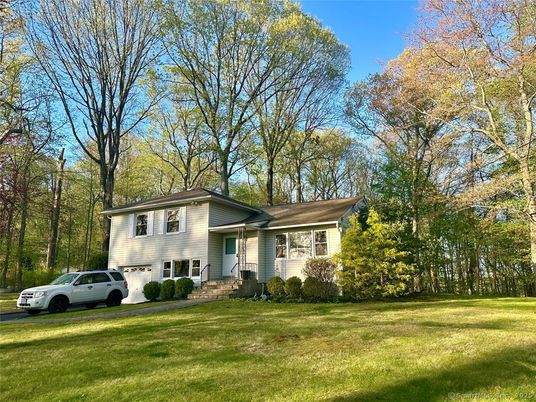 Attached, Backyard, Exterior, Facade, Split Level