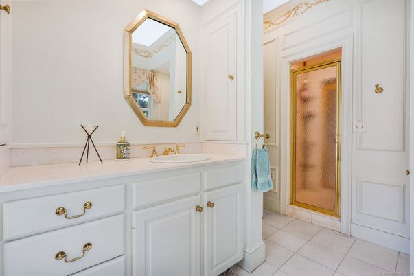 Bathroom, Interior, Tile Countertops