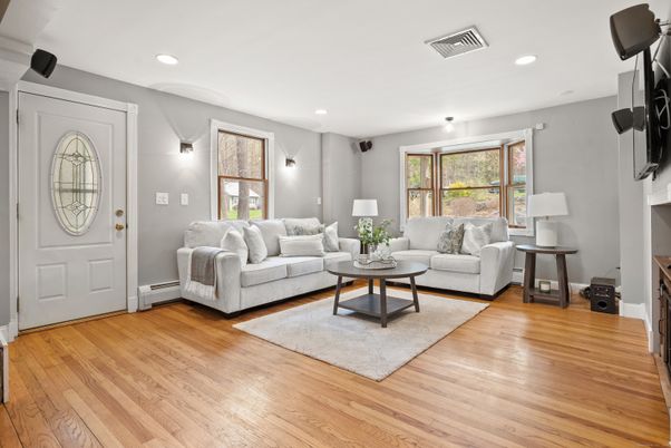 Interior, Living room, Recessed Lighting, Wood Texture Flooring