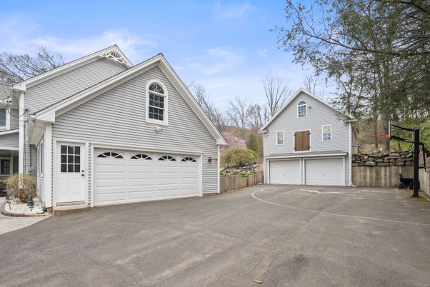 Detached Garage, Exterior