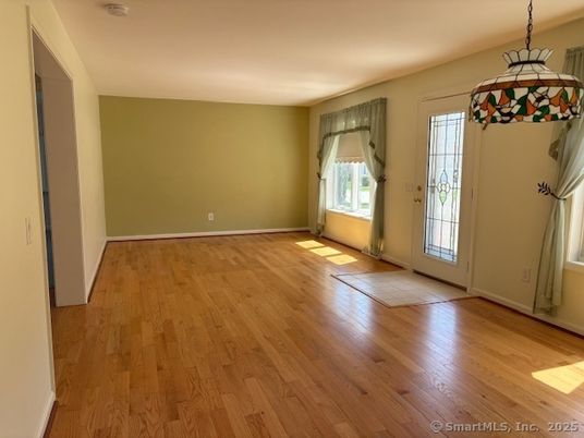 Empty room, Interior, Pendant Lights, Wood Texture Flooring