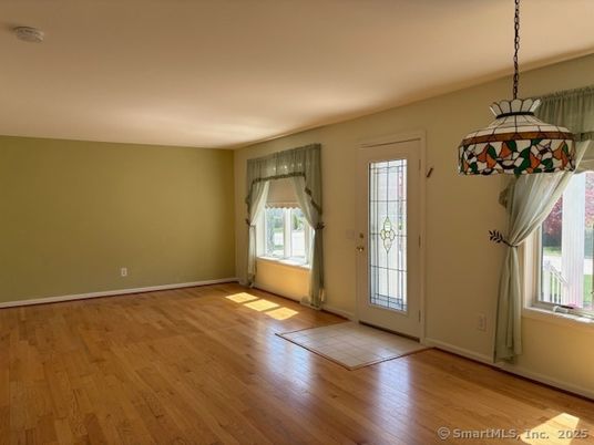 Empty room, Interior, Pendant Lights, Wood Texture Flooring