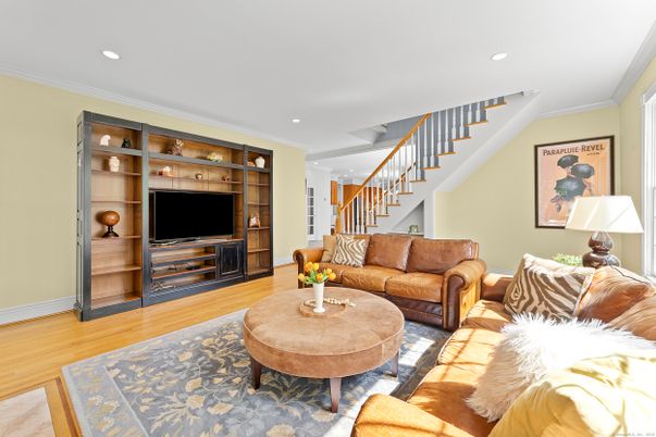 Interior, Living room, Recessed Lighting, Wood Texture Flooring