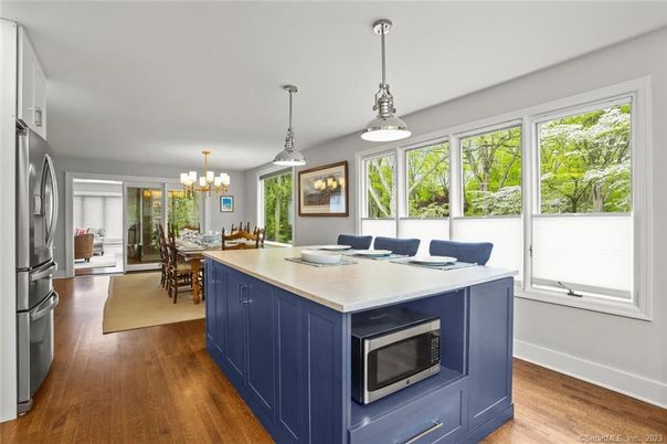 Chandelier, Dining room, Interior, Kitchen, Pendant Lights, Wood Texture Flooring
