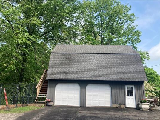 Attached, Exterior, Facade, Cape Cod