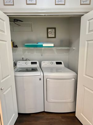 Interior, Utility Closets, Washer, Wood Texture Flooring