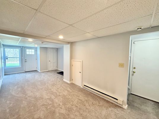Empty room, Interior, Recessed Lighting