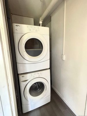 Interior, Utility Closets, Washer, Wood Texture Flooring