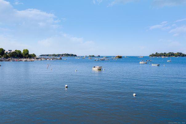 Exterior, Lake