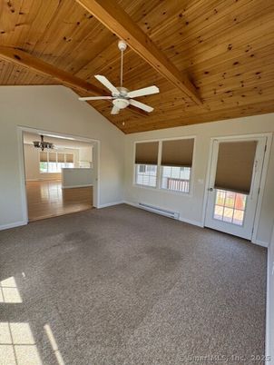 Empty room, Interior, Wooden Beams, Wooden Ceilings