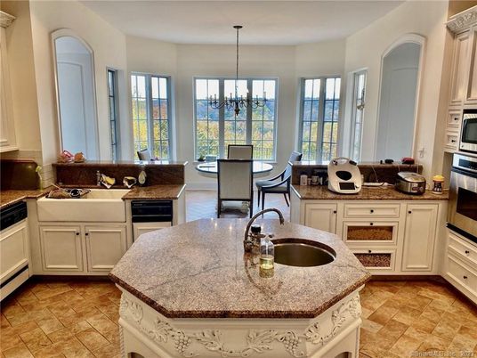 Chandelier, Dining room, Interior, Kitchen, Pendant Lights, Stainless Steel Appliances