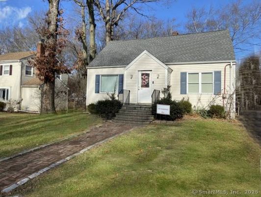 Exterior, Facade, Cape Cod