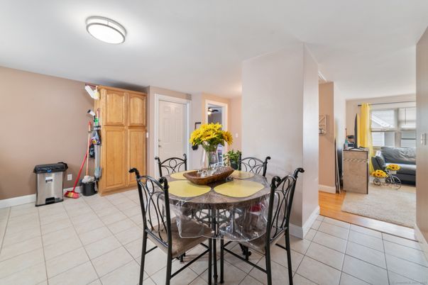 Dining room, Interior