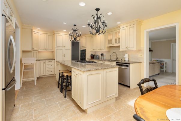 Chandelier, Interior, Kitchen, Recessed Lighting, Stainless Steel Appliances