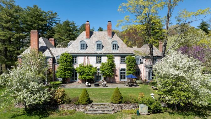 Backyard, Exterior, Facade, Brick Facade, French Provincial