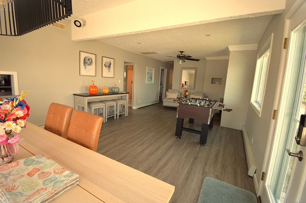 Game Room, Interior, Wood Texture Flooring