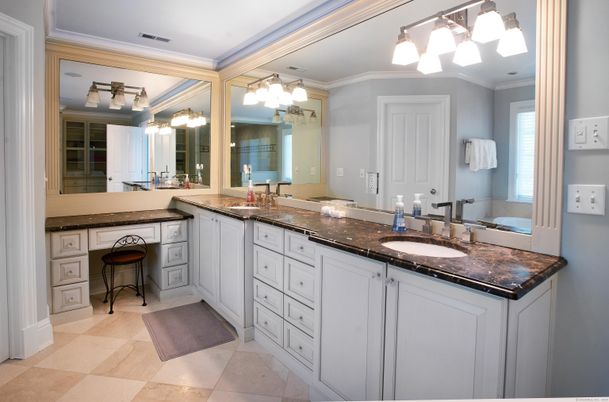 Bathroom, Dual Sink Vanities, Interior