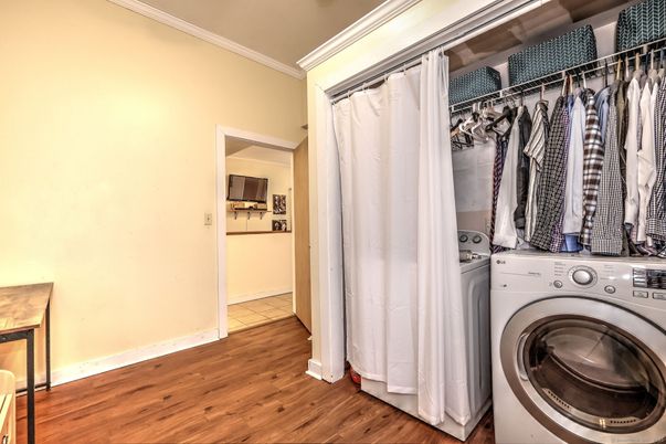 Interior, Utility Closets, Washer, Wood Texture Flooring