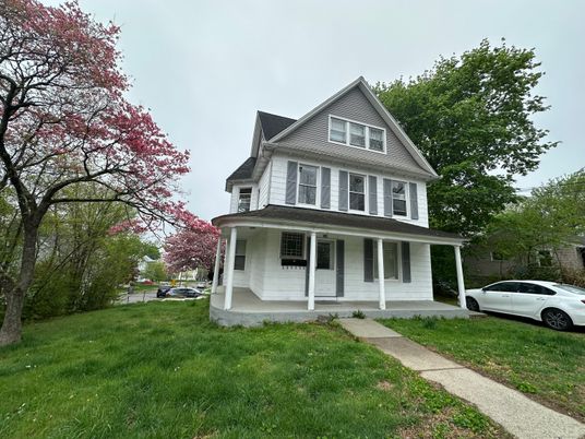 Exterior, Facade, Queen Anne Victorian
