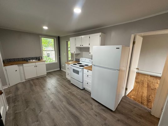 Interior, Kitchen, Recessed Lighting, Wood Texture Flooring