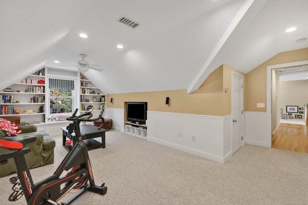 Fitness Equipment, Interior, Recessed Lighting, Wood Texture Flooring
