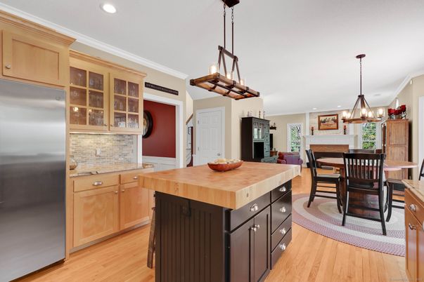 Dining room, Interior, Kitchen, Pendant Lights, Recessed Lighting, Wood Texture Flooring