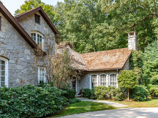 Exterior, Facade, Tudor Revival