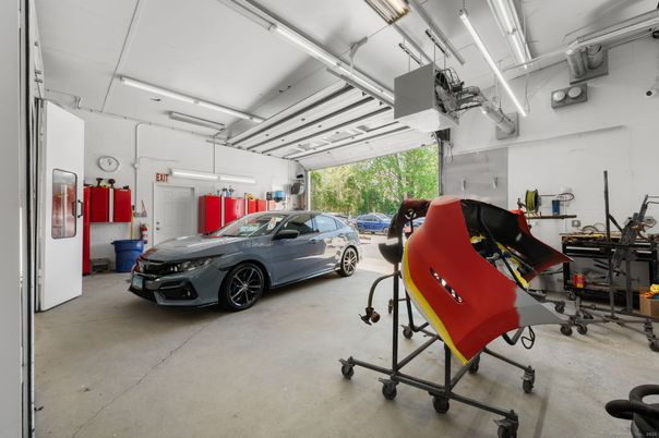 Garage, Interior