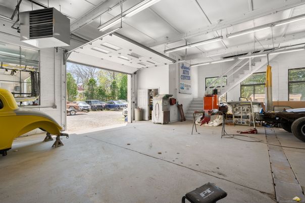 Garage, Interior
