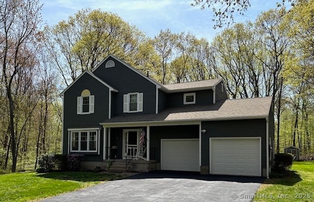Attached, Exterior, Facade, American Craftsman