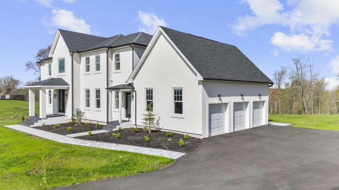 Attached, Exterior, Facade, Farmhouse