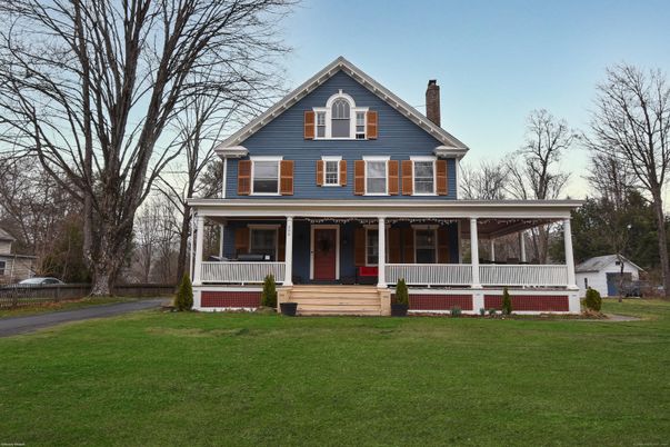 Exterior, Facade, Queen Anne Victorian