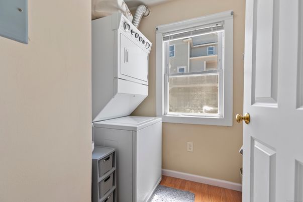 Interior, Utility Closets, Washer, Wood Texture Flooring